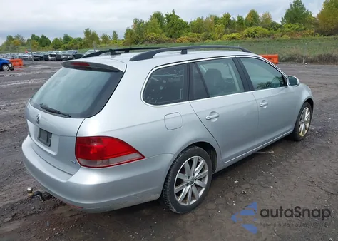 2013 Volkswagen Jetta Sportwagen 2.0L Tdi z USA, uszkodzony, nr VIN 3VWPL7AJ7DM696958